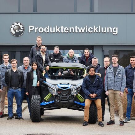 Gruppenfoto New Technology Research mit Can-Am